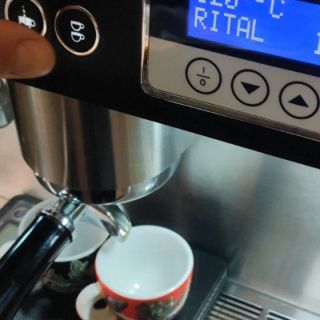 Nový přírůstek do naší rodiny 😎 Jmenuje se New Iberital, jde o jednobojlerový HX kávovar s brutálním objemem 14 litrů. Má...